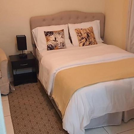 Hastings Towers 4D - Studio Apt Opp Beach Bridgetown Luaran gambar