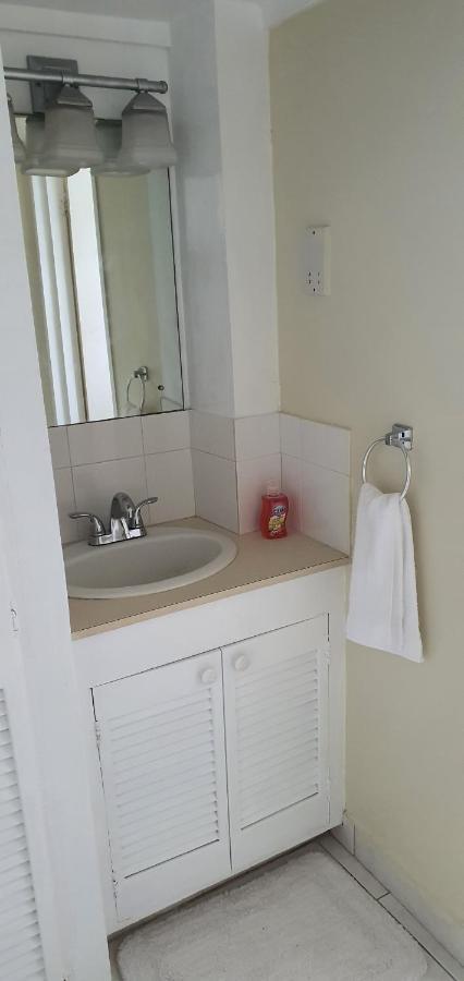 Hastings Towers 4D - Studio Apt Opp Beach Bridgetown Luaran gambar
